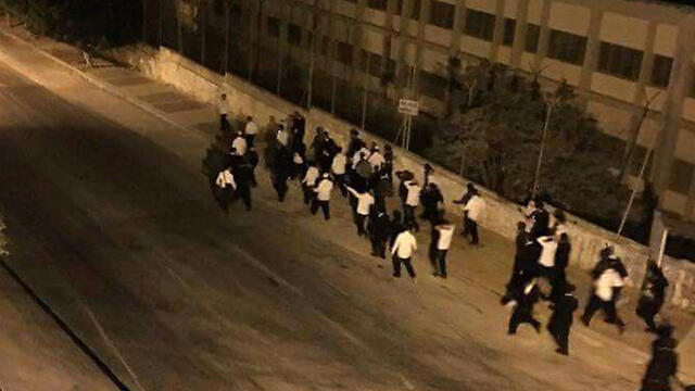 Worshippers at Joseph's tombnullnull Worshippers at Joseph's tomb