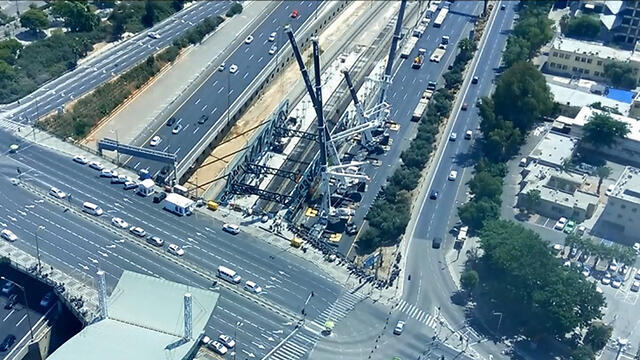 Rail infrastructure work on Shabbat (Photo: Damien Gleit) (צילום: דמיאן גלייט) Rail infrastructure work on Shabbat (Photo: Damien Gleit)