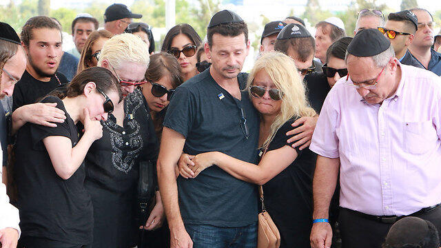 Ben-Eliezer family (Photo: Dana Kopel) (צילום: דנה קופל) Ben-Eliezer family (Photo: Dana Kopel)