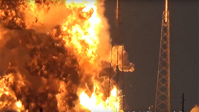 Florida explosion (Photo: EPA)