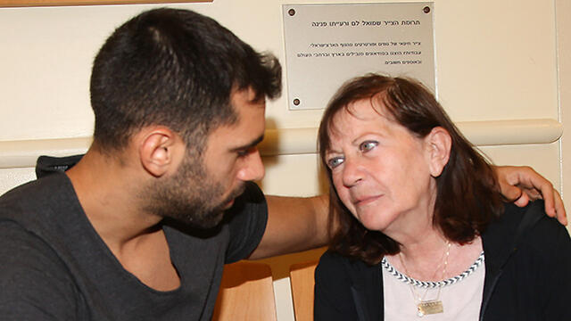 Aviram Shaul and mother Zehava (Photo: Yariv Katz) (צילום: יריב כץ) Aviram Shaul and mother Zehava (Photo: Yariv Katz)