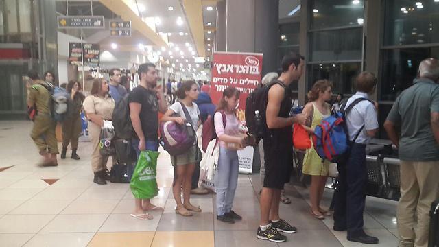 Очередь на автостанции (архив)