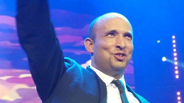 Naftali Bennett speaking in Ceasarea (Photo: Studio A) (צילום – סטודיו A ) Naftali Bennett speaking in Ceasarea (Photo: Studio A)