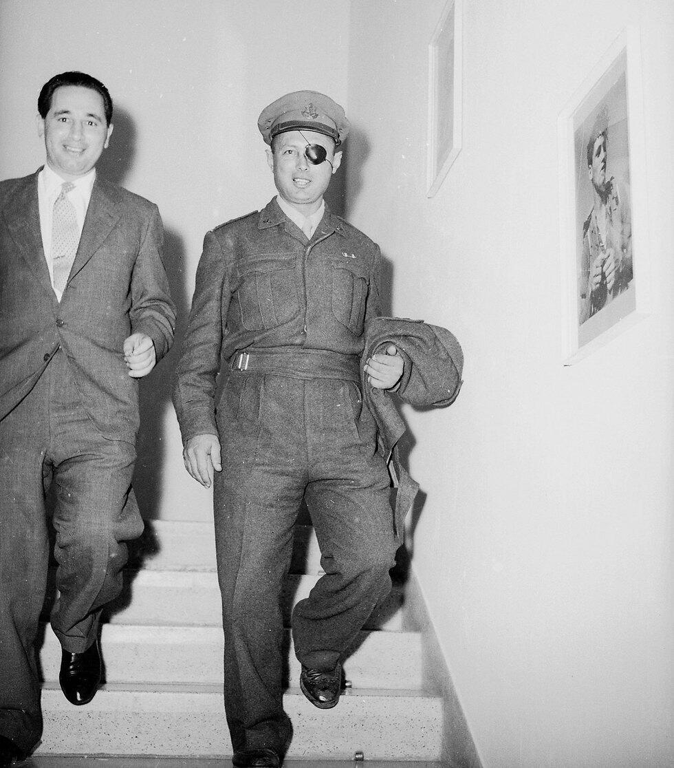 Peres with then senior IDF officer Moshe Dayan in 1953 (Photo: David Rubinger)