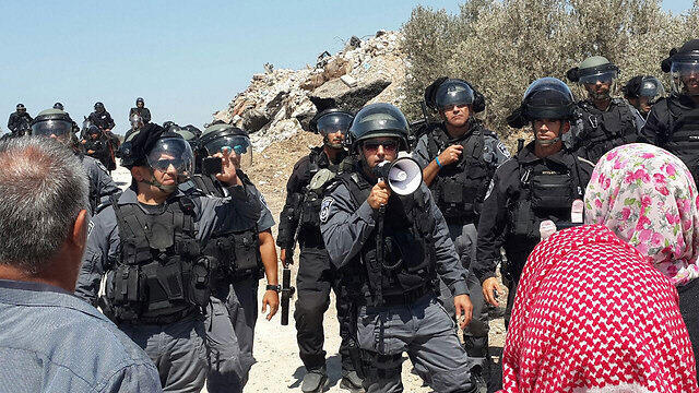 Border Police stationed at the protestnullnull Border Police stationed at the protest