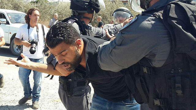 Clashes break out in Arara nearthe home of Nashat Belhemnullnull Clashes break out in Arara nearthe home of Nashat Belhem