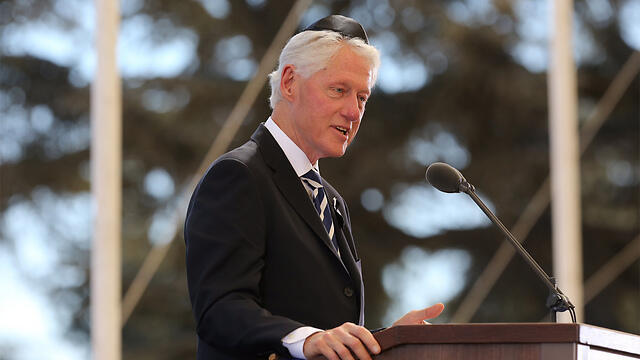 Former US President Bill Clinton (Photo: Gil Yohanan)