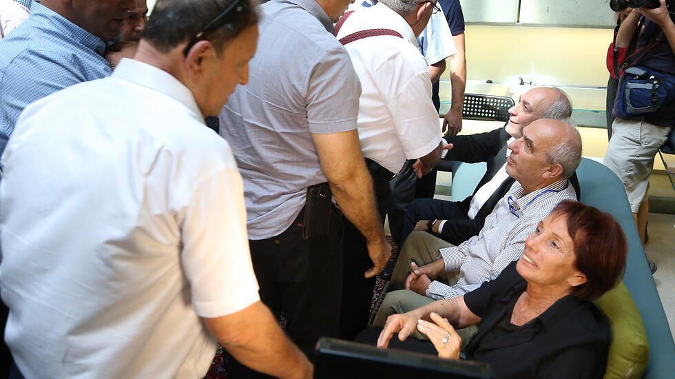 Israel-Arab regional council heads at Shimon Peres's Shiva (Photo: Tzvika Tishler) (צילום: צביקה טישלר) Israel-Arab regional council heads at Shimon Peres's Shiva (Photo: Tzvika Tishler)