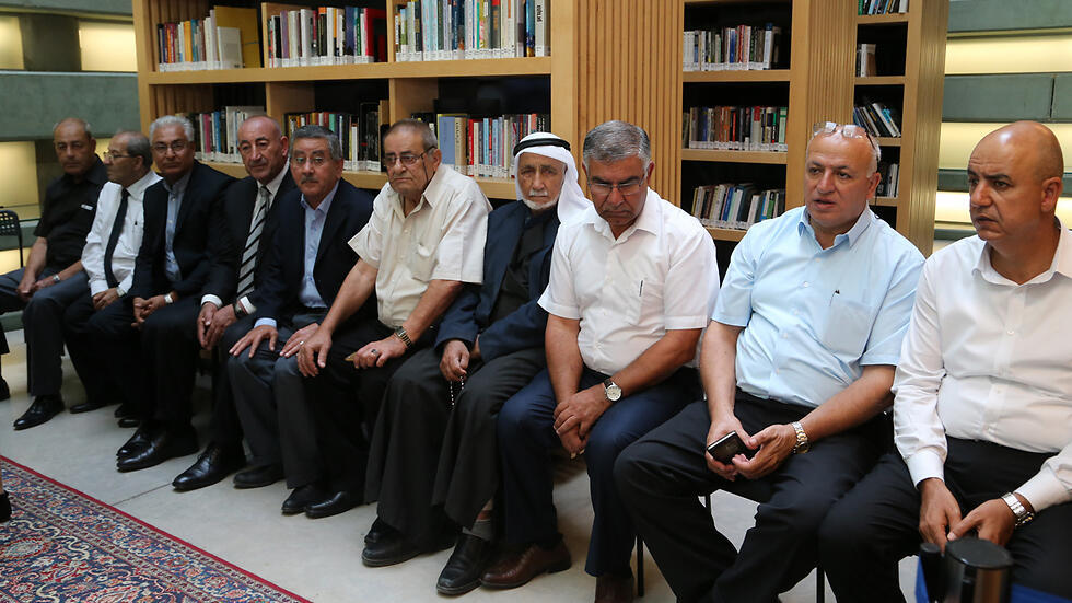 Israeli-Arab regional council heads at Shimon Peres's Shiva (Photo: Tzvika Tishler) (צילום: צביקה טישלר) Israeli-Arab regional council heads at Shimon Peres's Shiva (Photo: Tzvika Tishler)