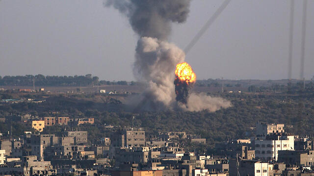 Hamas target attacked by IDF (Photo: AP) (צילום: AP) Hamas target attacked by IDF (Photo: AP)