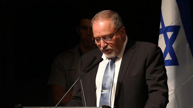 Avigdor Lieberman Thursday night (Photo: Ministry of Defense)