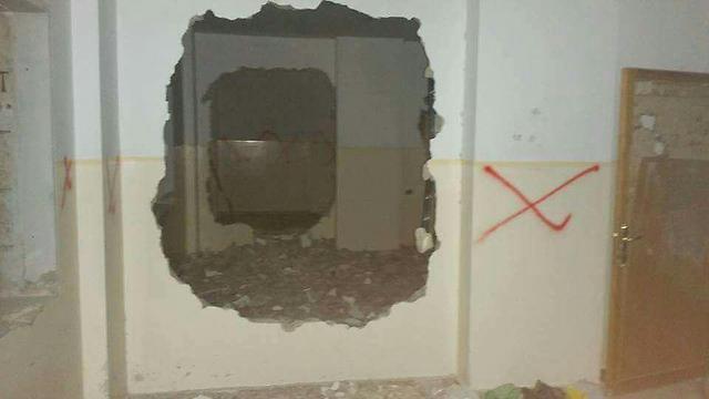 Demolishing the Nablus home of the terrorist involved in the killing of Na'ama and Eitam Henkin (Photo: IDF Spokesperson's Unit)