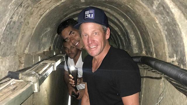 Lance Armstrong in a Hamas tunnel (Photo: OR Movement) (צילום: תנועת אור) Lance Armstrong in a Hamas tunnel (Photo: OR Movement)