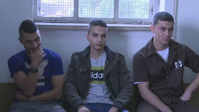 The suspects in the stone throwing incident (Photo: Ofer Meir) (צילום: עפר מאיר) The suspects in the stone throwing incident (Photo: Ofer Meir)