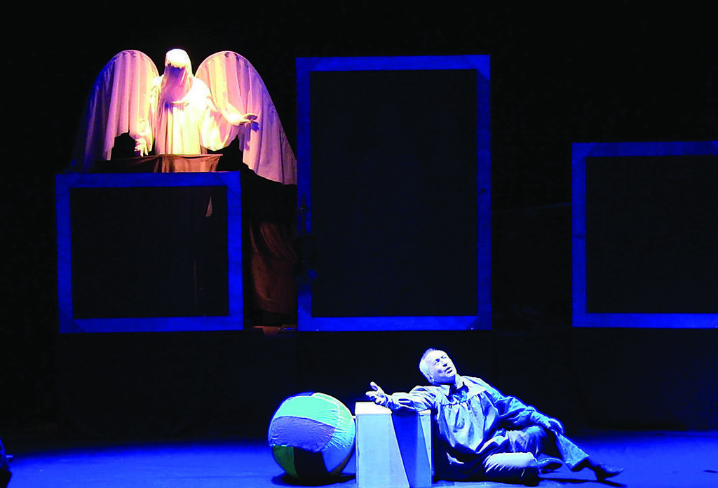 Шауль Тиктинер на сцене (Пресс-служба ТЮЗа) Шауль Тиктинер на сцене