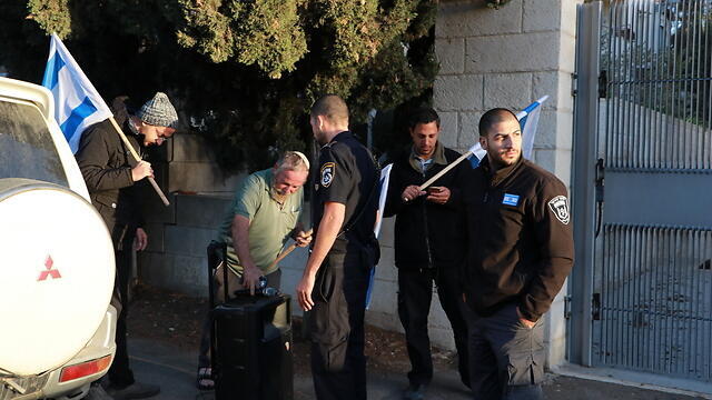 Police shutting down the protest (Photo: Yechiel Gurfein/TPS)