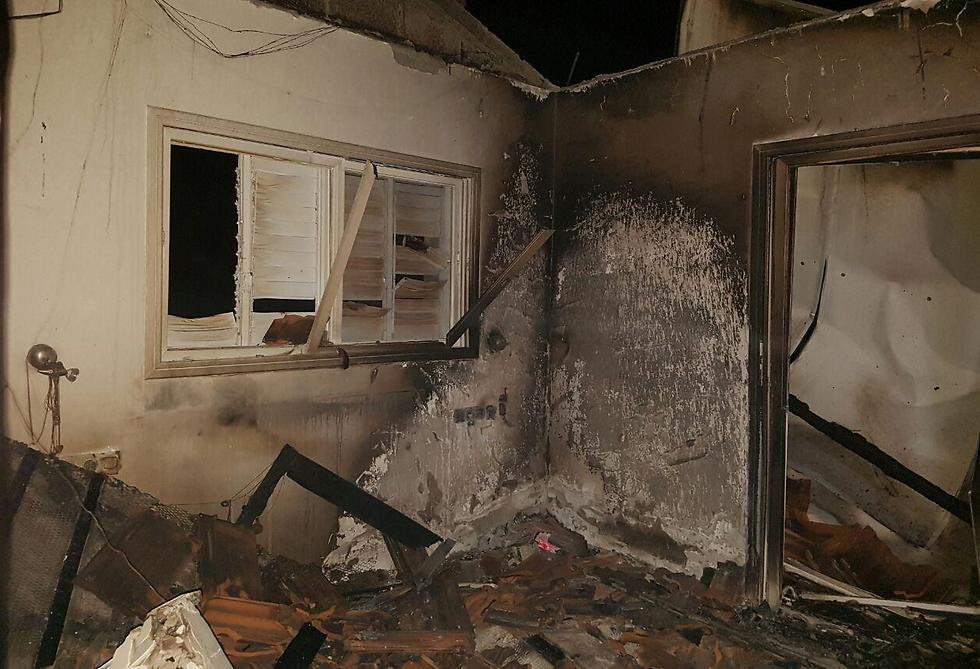 Fire damage in Zikhron (Photo: Ahiya Raved) (צילום: אחיה ראב"ד) Fire damage in Zikhron (Photo: Ahiya Raved)