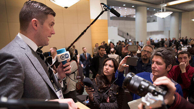 Spencer addresses the press (Photo: AP) (צילום: Linda Davidson/The Washington Post via AP) Spencer addresses the press (Photo: AP)