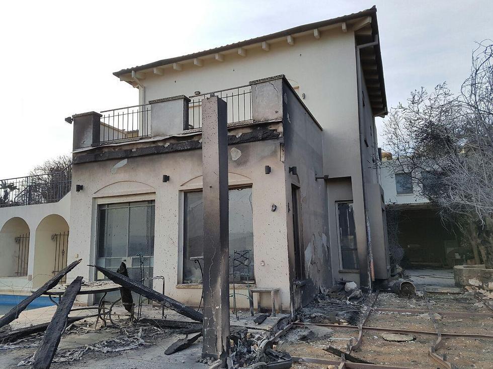Fire damage in Zikhron (Photo: Ido Erez) (צילום: עידו ארז) Fire damage in Zikhron (Photo: Ido Erez)
