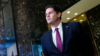 דרמר בדרך לפגישה עם טראמפ, 2016