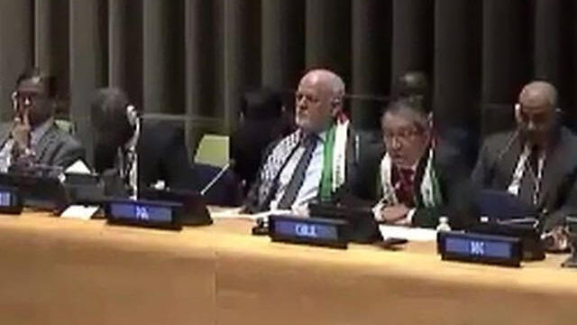 UNGA President Peter Thompson with a Palestinian scarf