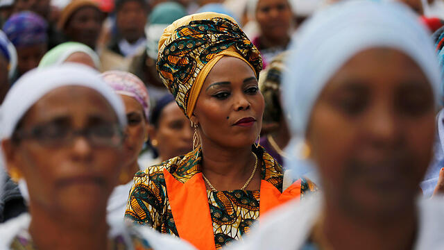 Ethiopian Jewish women in Jerusalem at the Sigid ritual (Photo: Reuters)