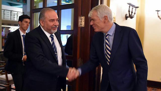 Lieberman meeting with EU ambassadors to Israel (Photo: Ariel Hermoni, Defense Ministry)