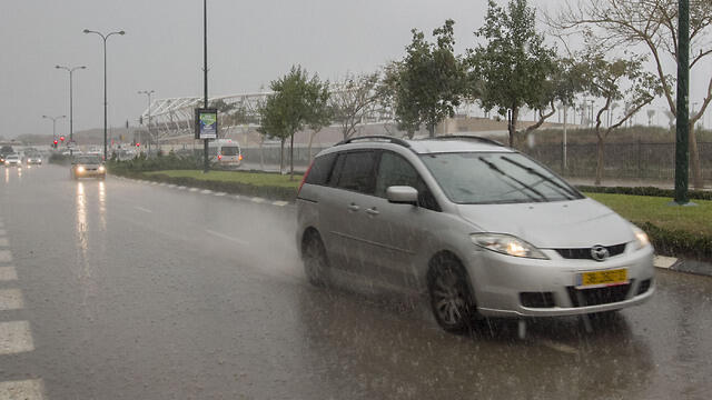 Heavy rain in Netanya (Photo: Ido Erez) (צילום: עידו ארז) Heavy rain in Netanya (Photo: Ido Erez)