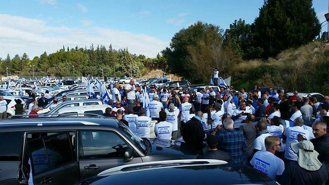 Farmers protesting government inaction 