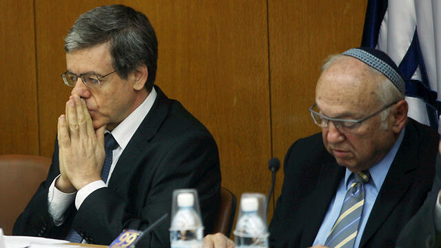 Supreme Court Justice and former attorney general Meni Mazuz (L) and Yaakov Neeman (Photo: Ata Awisat) (צילום: עטא עוויסאת) Supreme Court Justice and former attorney general Meni Mazuz (L) and Yaakov Neeman (Photo: Ata Awisat)
