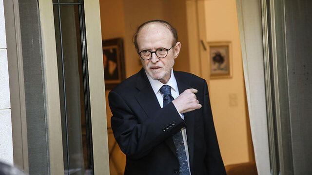 Attorney Jacob Weinroth met with AG Mandelblit and State Attorney Nitzan to discuss allegations against Mrs. Netanyahu (צילום: יריב כץ) Attorney Jacob Weinroth met with AG Mandelblit and State Attorney Nitzan to discuss allegations against Mrs. Netanyahu