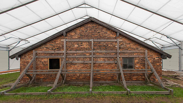 Preservation work on the death camp (Photo: AFP)