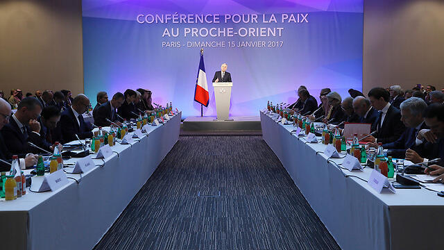 Paris peace conference. The Palestinian leadership doesn't need an American-French prom, but someone who will know how to bring it back to the negotiating table (Photo: AFP) (צילום: AFP) Paris peace conference. The Palestinian leadership doesn't need an American-French prom, but someone who will know how to bring it back to the negotiating table (Photo: AFP)