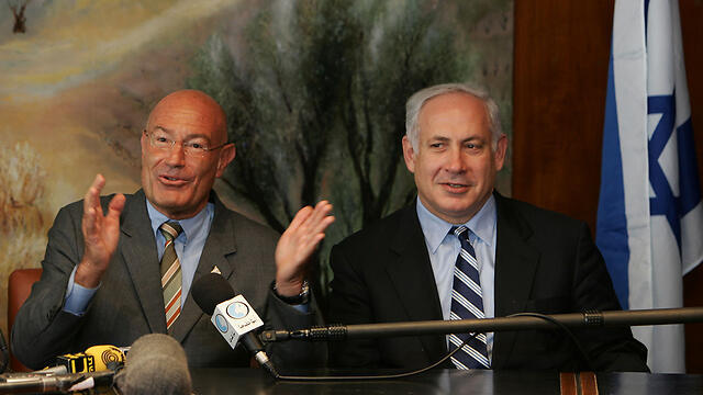 Milchan (L) testified to supplying the PM and his wife with lavish gifts