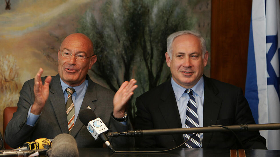 Benjamin Netanyahu and Arnon Milchan in 2015