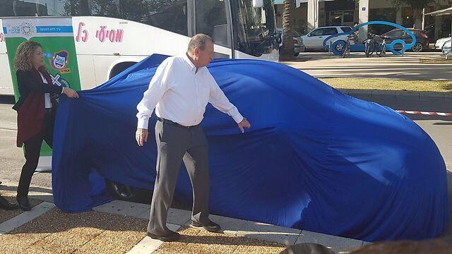 Мэр Тель-Авива Рон Хульдаи представляет "Ото-Тель"nullnull Мэр Тель-Авива Рон Хульдаи представляет "Ото-Тель"