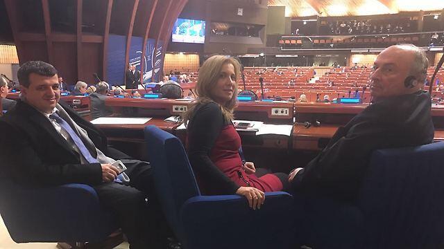 MK Aliza Lavie (center) and MK Eli Alaluf (right) (Photo: Knesset)