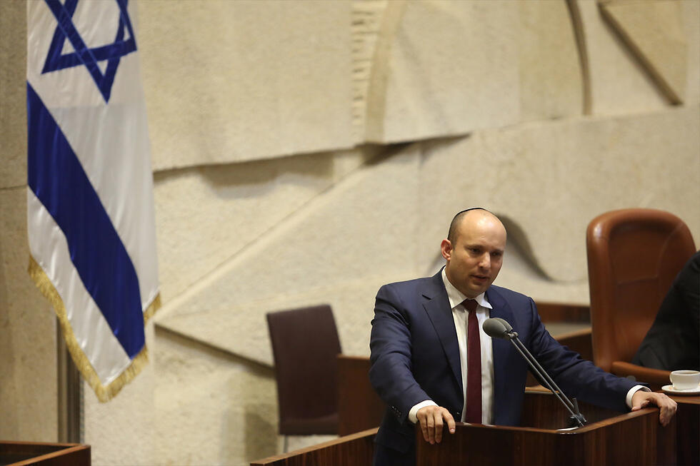 Does the education minister think that after 12 years of studying in the Israeli educational system, students are incapable of thinking in a critical manner? (Photo: Gil Yohanan) (צילום: גיל יוחנן) Does the education minister think that after 12 years of studying in the Israeli educational system, students are incapable of thinking in a critical manner? (Photo: Gil Yohanan)