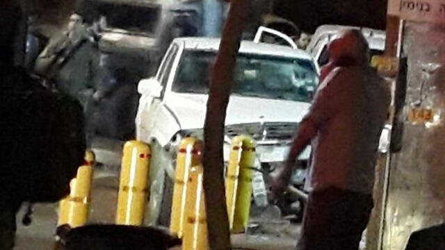 Scene of the attempted vehicular attack (Photo: Elazar Israeli) (צילום: אלעזר ישראלי) Scene of the attempted vehicular attack (Photo: Elazar Israeli)