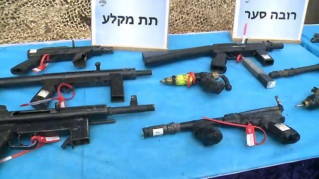 Illegally-produced weapons used in terror attacks (Photo: IDF Spokesperson's Unit) (צילום: דובר צה"ל) Illegally-produced weapons used in terror attacks (Photo: IDF Spokesperson's Unit)