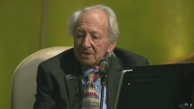 Noah Klieger addressing the UN General Assembly
