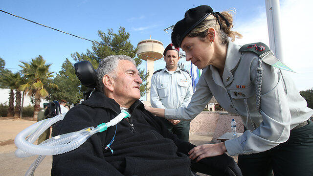 The base commander, Col. Dorit Maoz, speaks with Levy. (Photo: Elad Gershgoren) (Photo: Elad Gershgoren) The base commander, Col. Dorit Maoz, speaks with Levy. (Photo: Elad Gershgoren)
