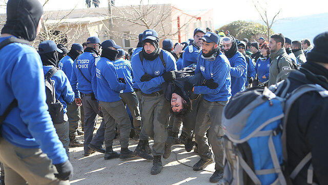 Last activists removed (Photo: Alex Kolomoisky)