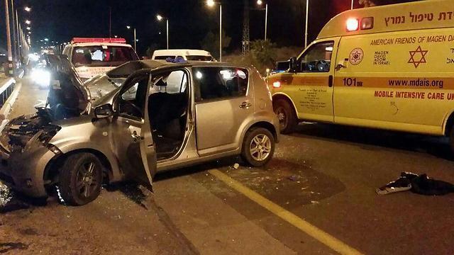 Авария. Фото: МАДА (צילום: אסף תפוחי, דוברות מד"א) Авария. Фото: МАДА