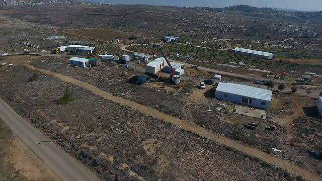 Amona being evacuated (Photo: Amona Headquarters)