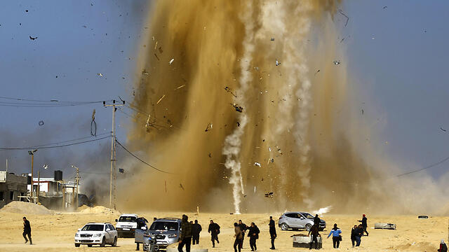 IAF retaliatory airstrikes in Gaza (Photo: AFP) (צילום: AFP) IAF retaliatory airstrikes in Gaza (Photo: AFP)