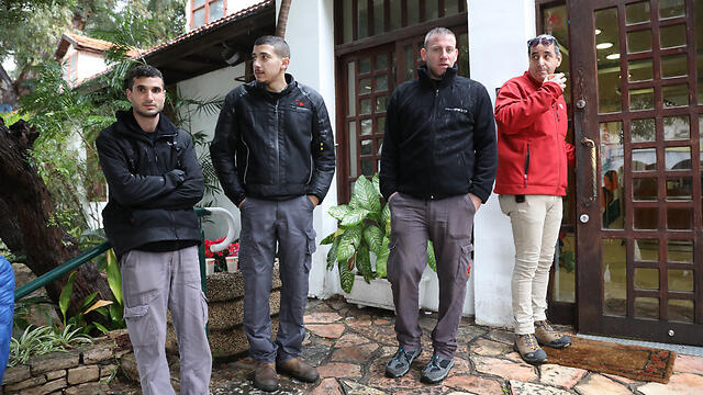 The investigators (Photo: Shaul Golan) (צילום: שאול גולן) The investigators (Photo: Shaul Golan)