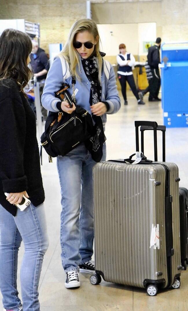 Бар Рафаэли в аэропорту Бен-Гурион. Фото: Амир Меири (צילום: אמיר מאירי) Бар Рафаэли в аэропорту Бен-Гурион. Фото: Амир Меири