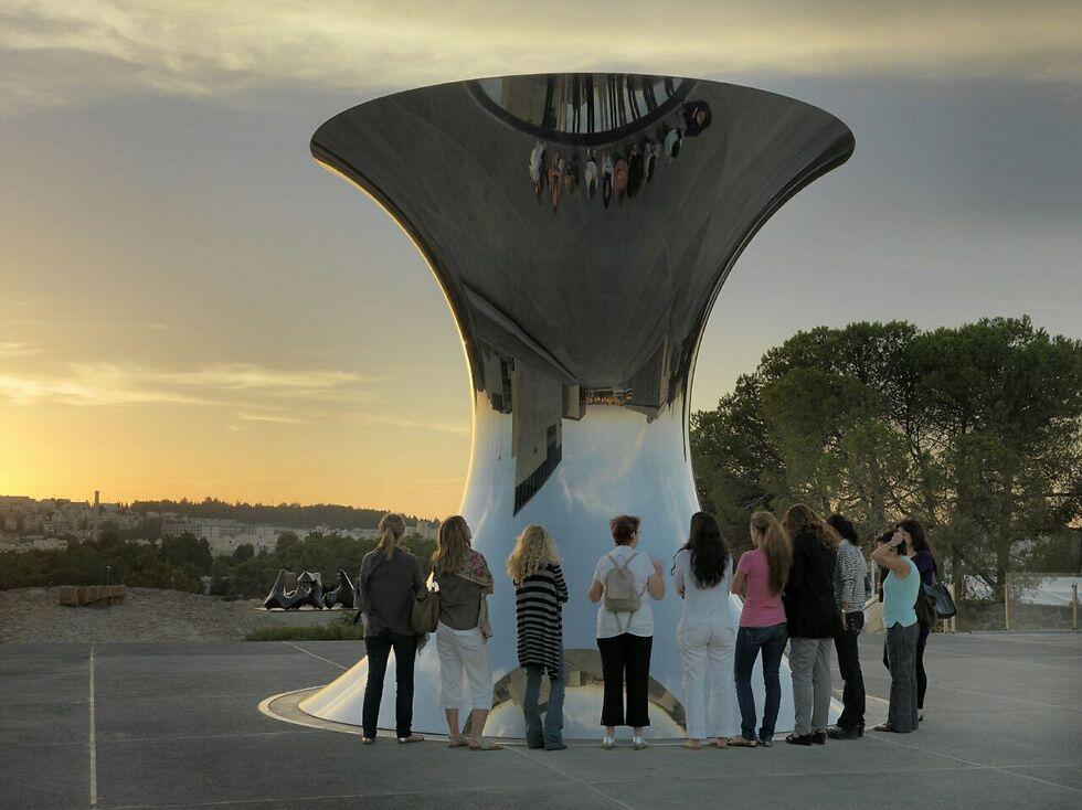 Kpoor's Turning the world upside down Jerusalem (Photo: Eli Posner, Courtesy of Israel Museum, Jerusaelm) Kpoor's Turning the world upside down Jerusalem