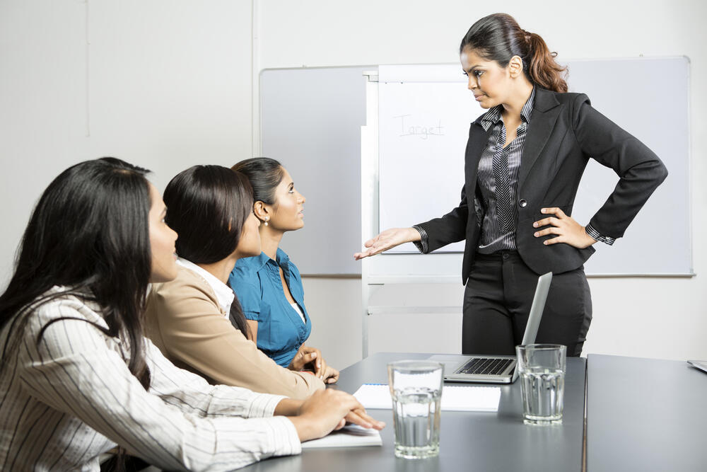 злая начальница офис работа